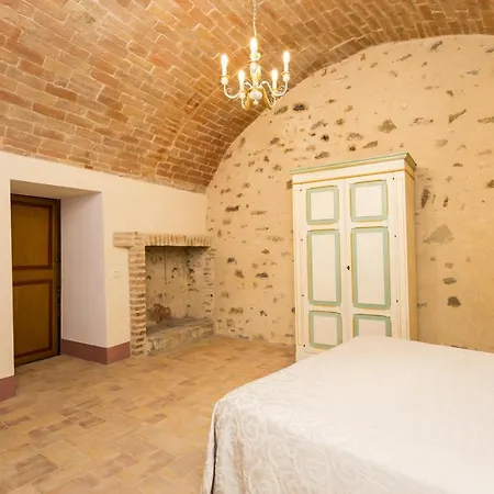 Borgo Colognola - Dimora Storica Pension Cenerente Buitenkant foto