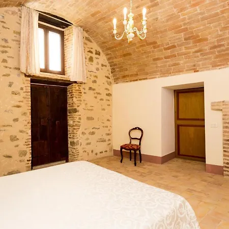 Borgo Colognola - Dimora Storica Pension Cenerente Buitenkant foto